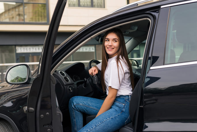Seguros de auto para conductores jóvenes: consejos y opciones